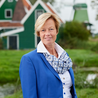 Renate-Pijst-directeur-uitvoerend-bestuurslid-card