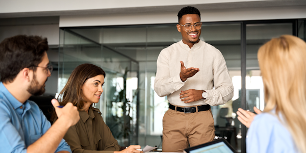 illustratie mensen op kantoor